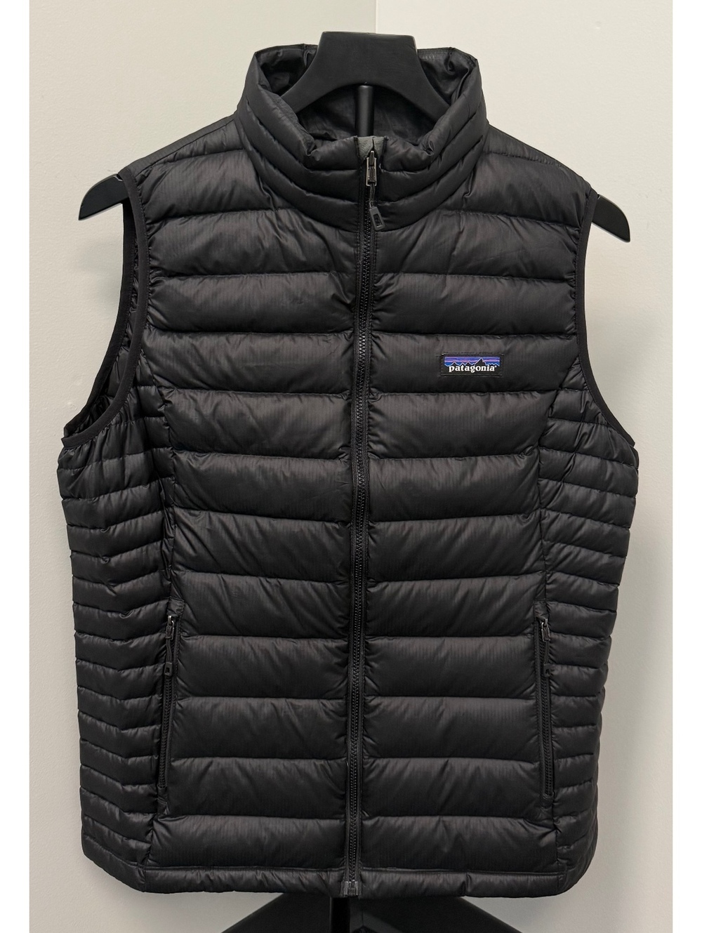 Patagonia Women’s Size Large Black Goose Down Sweater Full Zip Vest Jacket!